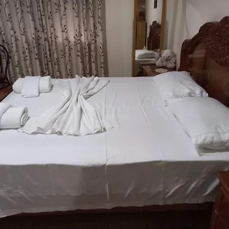 Klinton Apartament Apartman *